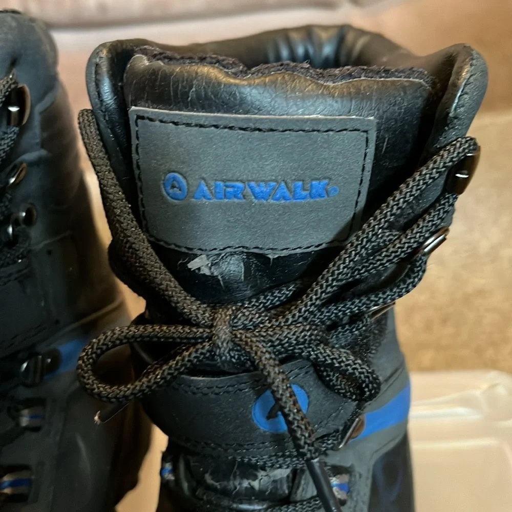 Airwalk Men's SZ 9 Boots Black Blue Strap Thermolite Snow Waterproof uni…